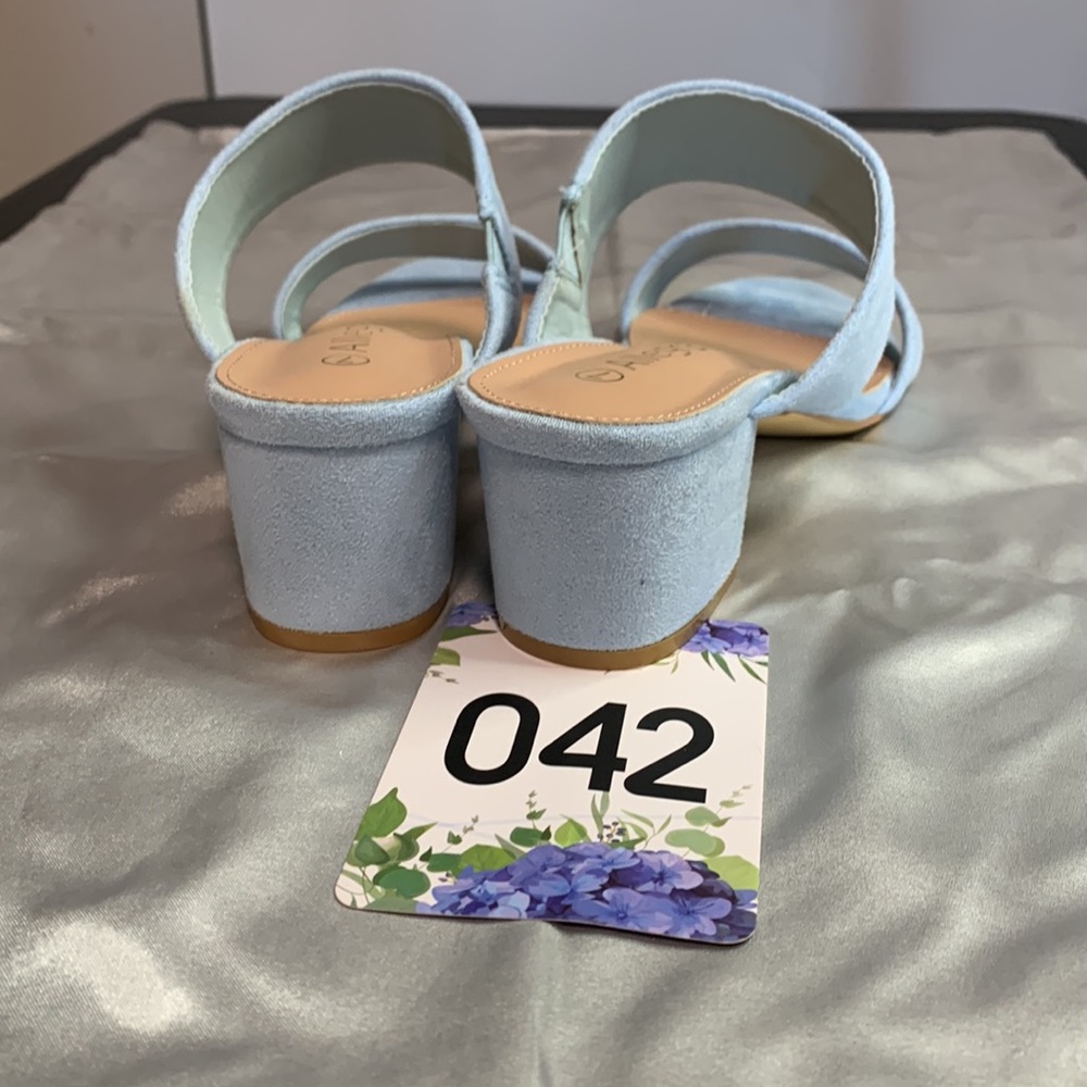 Blue heels - Picture 3 of 6